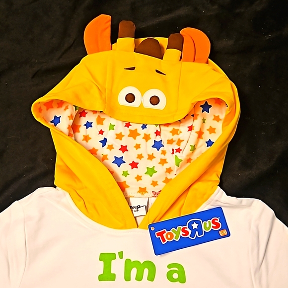 NWT I'm A Toys R Us Kid Hoodie White And Yellow With Geoffrey Hood - Picture 2 of 5